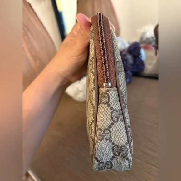 Gucci GG Pouch - Picture 8 of 12